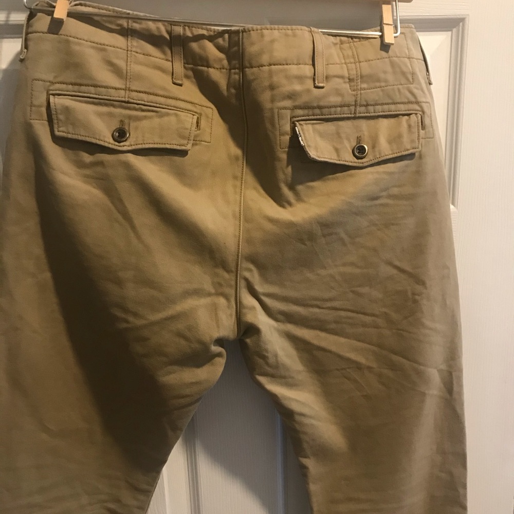 Men’s Levi chino pants